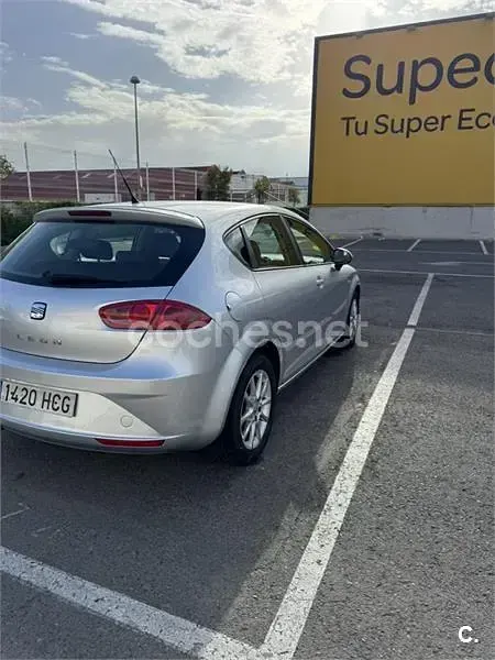 Usado Seat Leon Copa 105 CV (77 kW) 2011 Gris / plata Utilitario