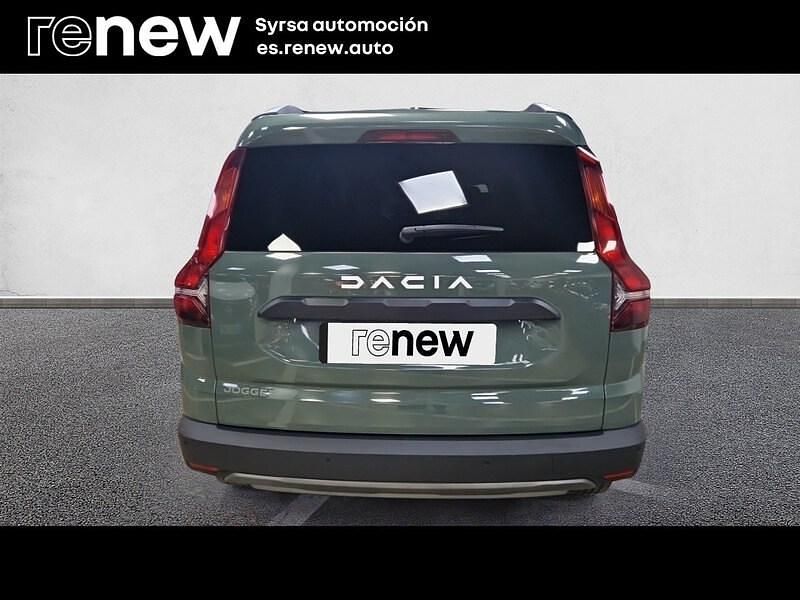 Usado Dacia Jogger Expression 110 CV (80 kW) 2024 Verde Monovolumen