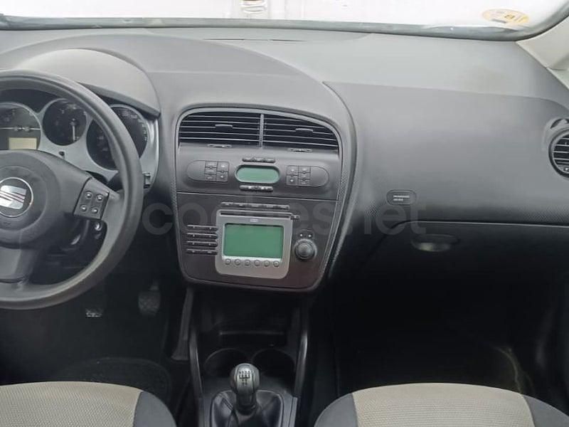 Usado Seat Altea Stylance 105 CV (77 kW) 2007 Gris / plata Monovolumen