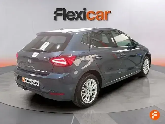 Usado Seat Ibiza XCELLENCE 115 CV (84 kW) 2025 Gris Utilitario