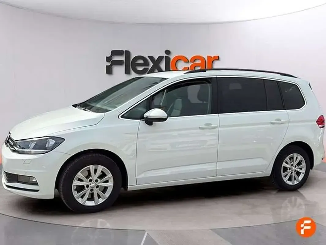 Usado VW Touran Advance 116 CV (85 kW) 2019 Blanco Monovolumen