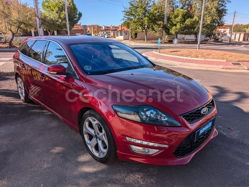 Usado Ford Mondeo Titanium S 163 CV (119 kW) 2013 Granate Familiar