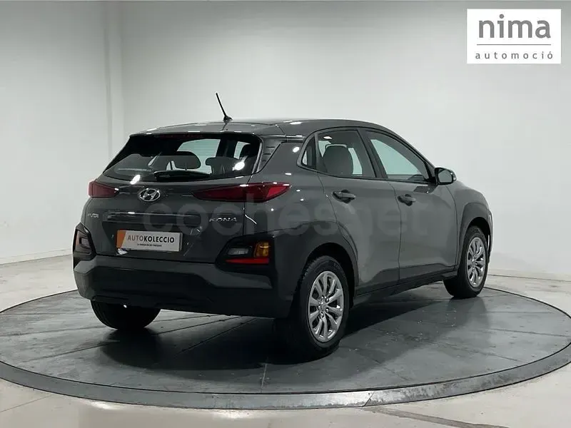 Usado Hyundai Kona 120 CV (88 kW) 2019 Gris / plata SUV