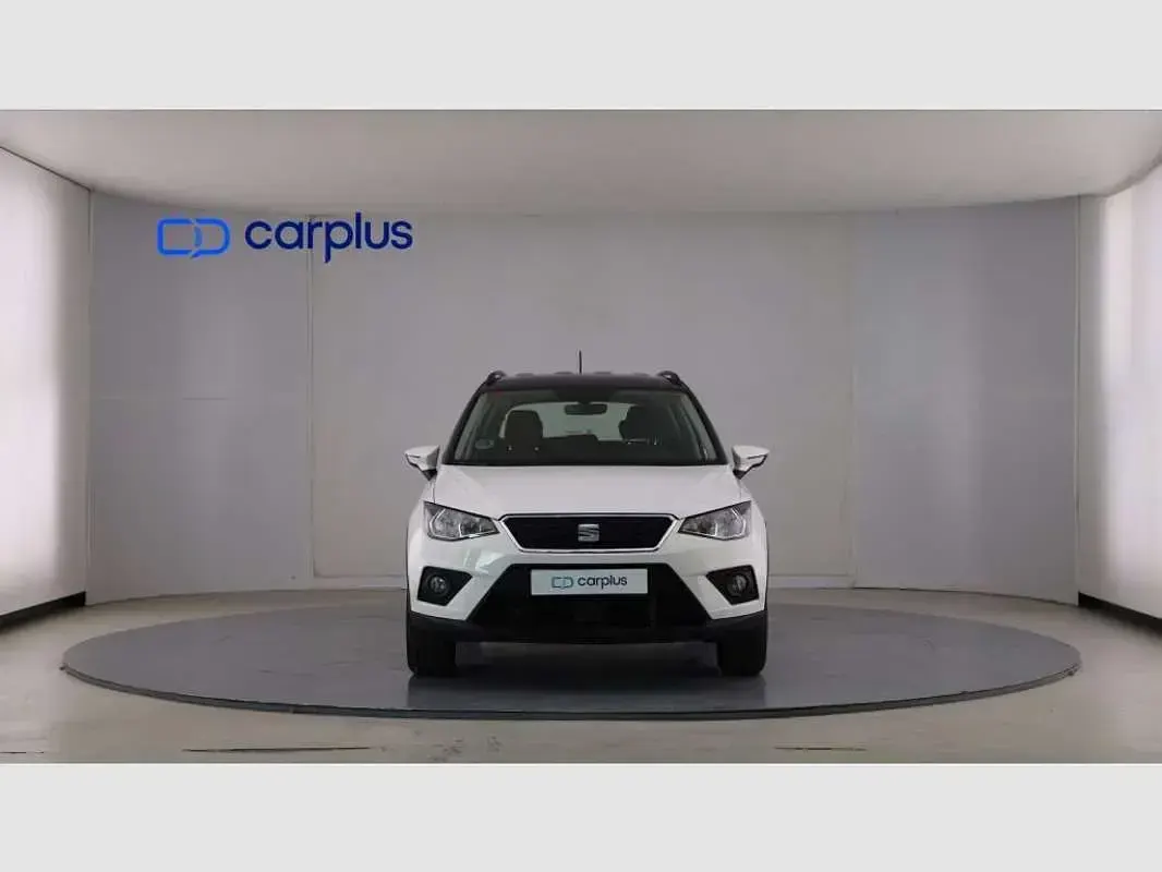 Usado Seat Arona Style 110 CV (80 kW) 2021 Gris SUV
