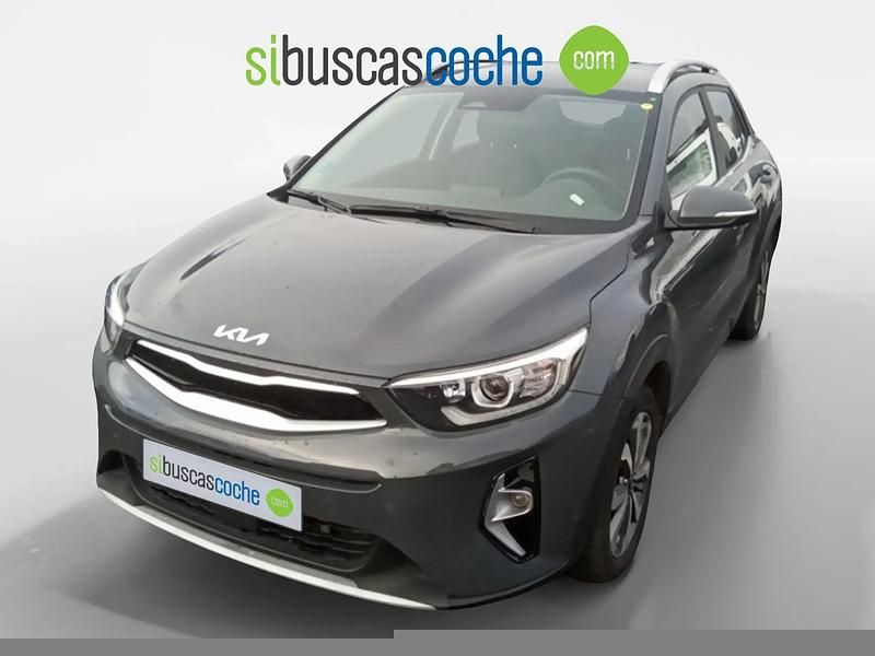 Usado Kia Stonic 120 CV (88 kW) 2021 Gris/plata SUV