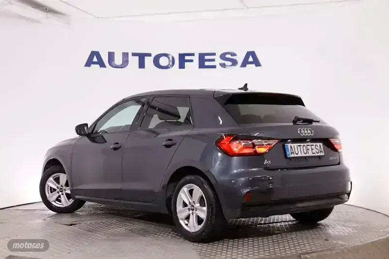 Usado Audi A1 95 CV (69 kW) 2022 Gris SUV