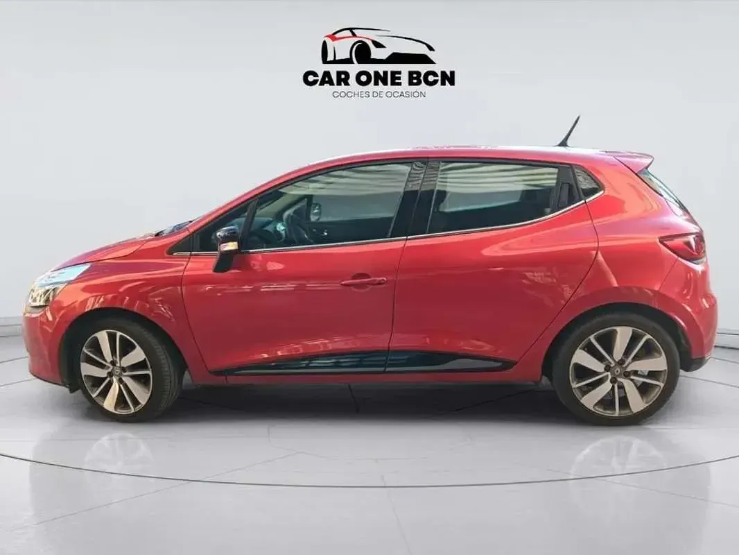 Usado Renault Clio 90 CV (66 kW) 2014 Rojo Utilitario