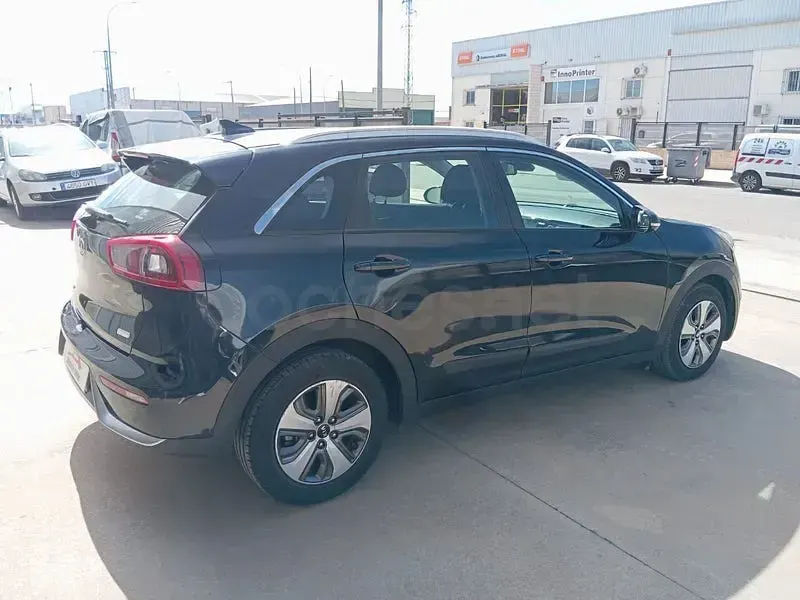Usado Kia Niro 141 CV (103 kW) 2019 Verde SUV
