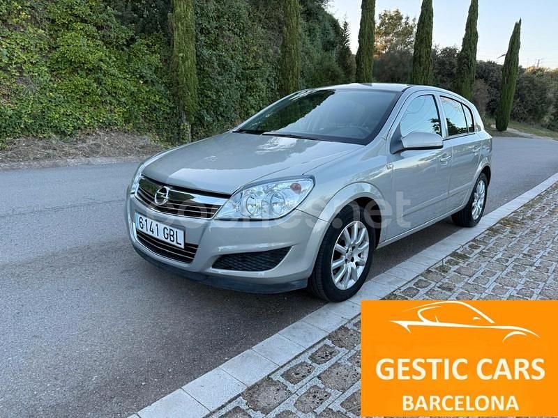 Beige Usado 2008 Opel Astra Enjoy Berlina | 5490 € (Un poco caro) - Imagen 1/4