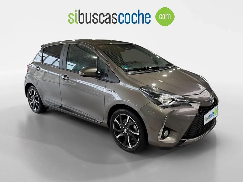 Gris/plata Usado 2017 Toyota Yaris Hybrid | 12.990 € (Super precio) - Imagen 1/4