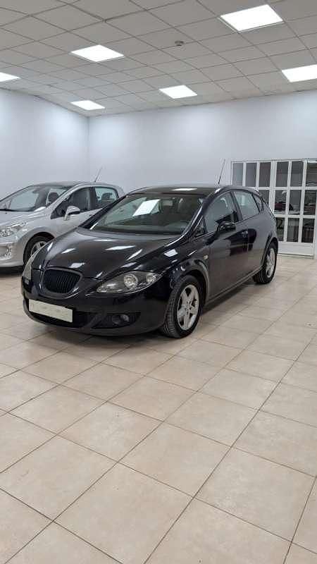 Usado Seat Leon Sport 105 CV (77 kW) 2007 Negro Utilitario