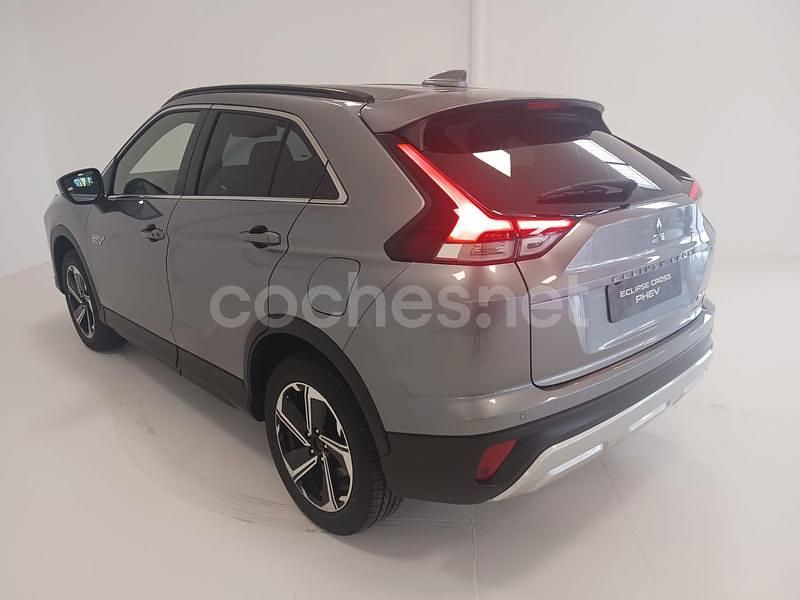 Usado Mitsubishi Eclipse Cross 188 CV (138 kW) 2025 Gris / plata SUV