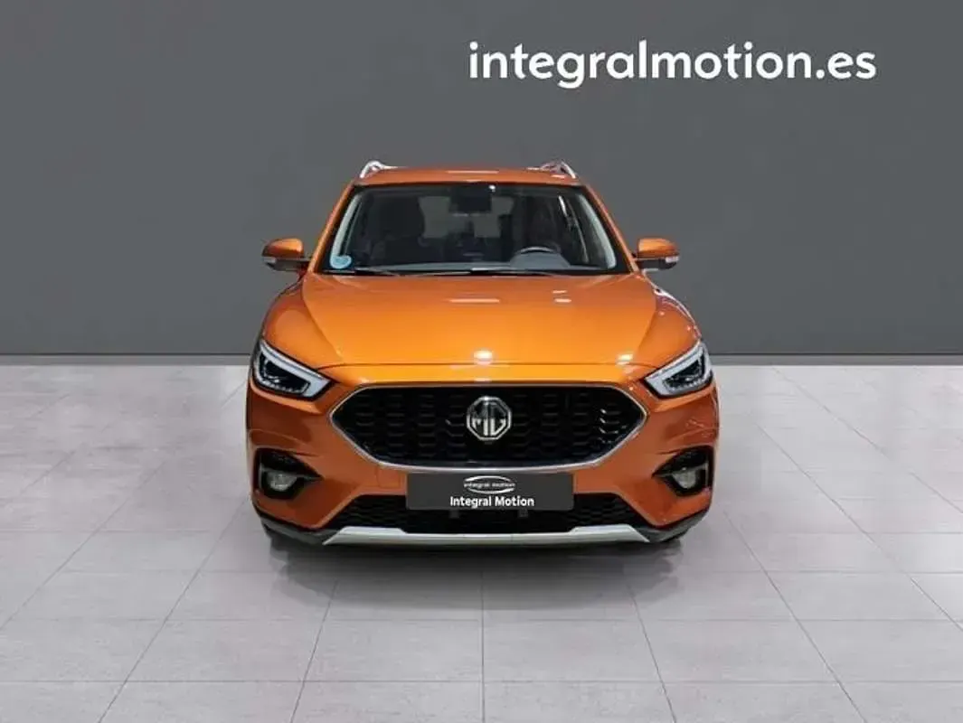 Usado MG ZS Luxury 106 CV (77 kW) 2023 Naranja SUV