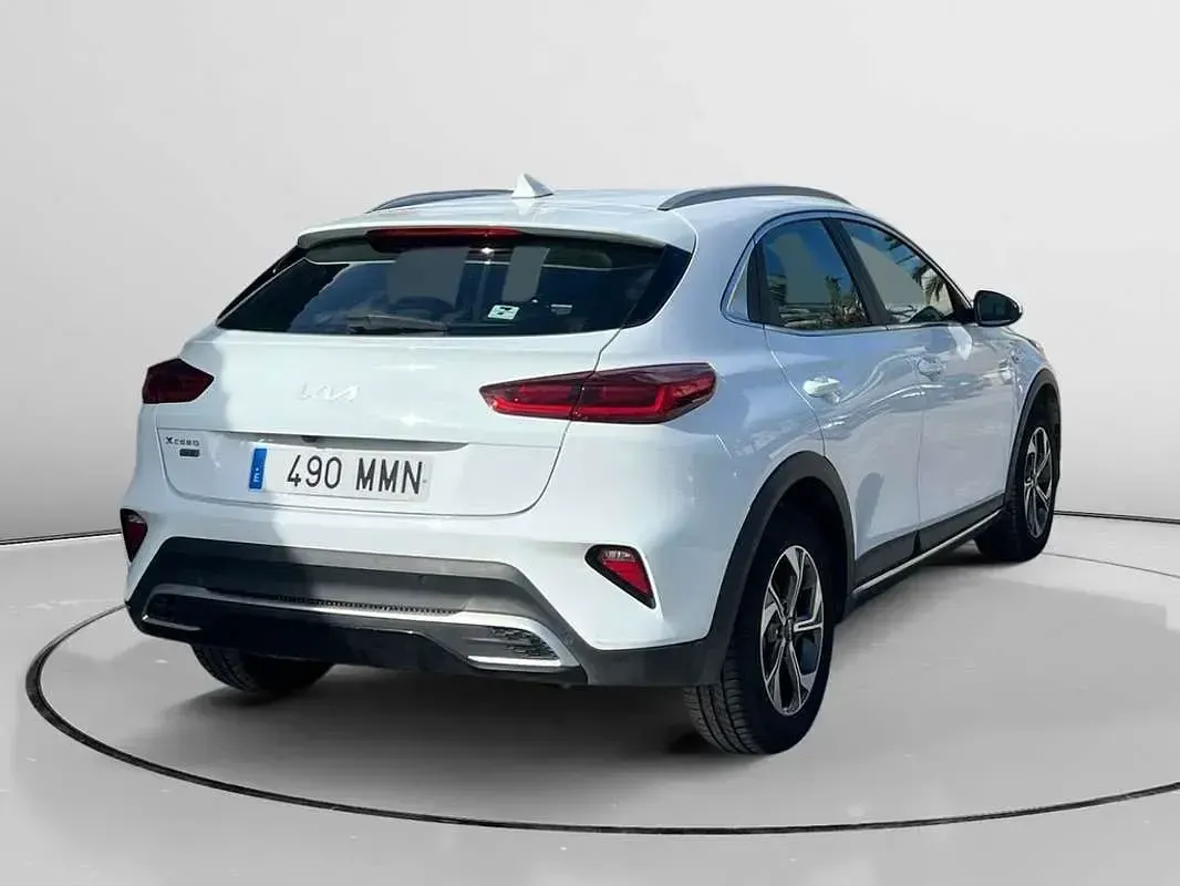 Usado Kia XCeed 136 CV (100 kW) 2024 Blanco SUV