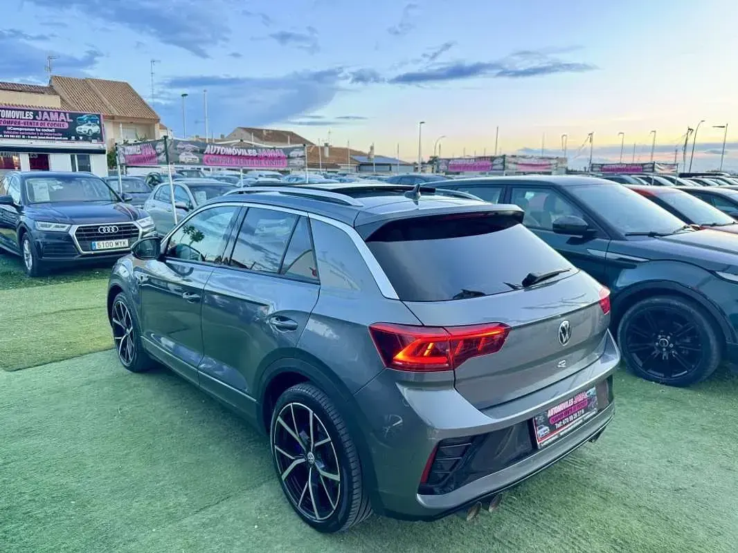 Usado VW T-Roc R 300 CV (220 kW) 2022 Gris / plata SUV