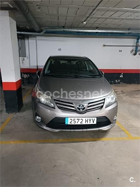 Usado Toyota Avensis Advance 147 CV (108 kW) 2014 Gris / plata Berlina