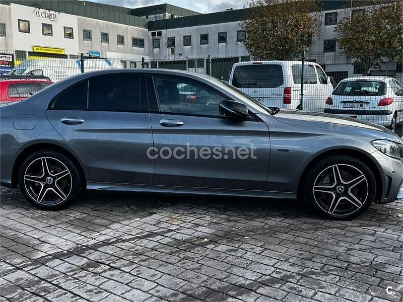 Usado Mercedes C300e 320 CV (235 kW) 2020 Gris / plata Berlina
