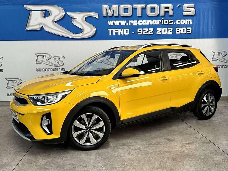 Usado Kia Stonic 101 CV (74 kW) 2021 Amarillo SUV
