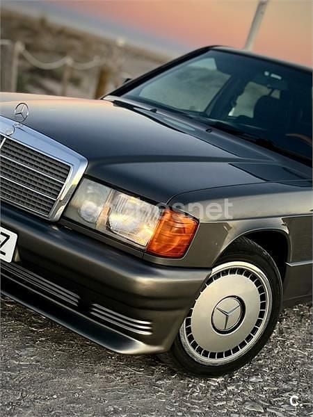 Usado Mercedes 190 109 CV (80 kW) 1991 Gris / plata Berlina