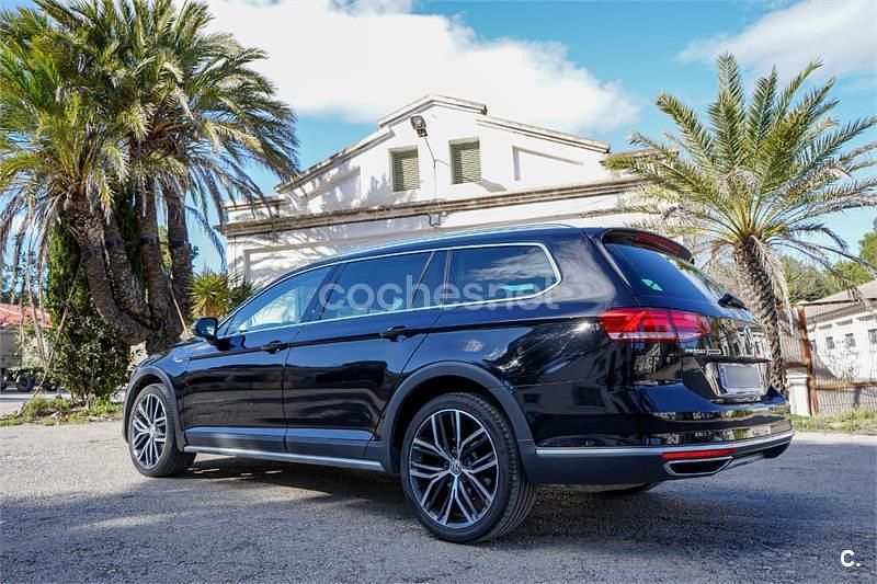 Usado VW Passat Alltrack 190 CV (139 kW) 2016 Negro Familiar