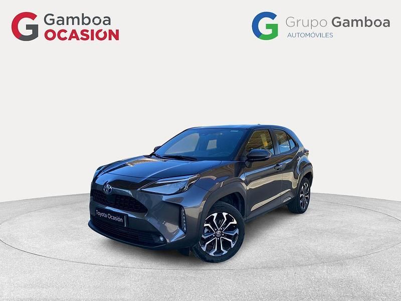 Gris Usado 2024 Toyota Yaris Hybrid Active | 24.690 € (Un poco caro) - Imagen 1/4