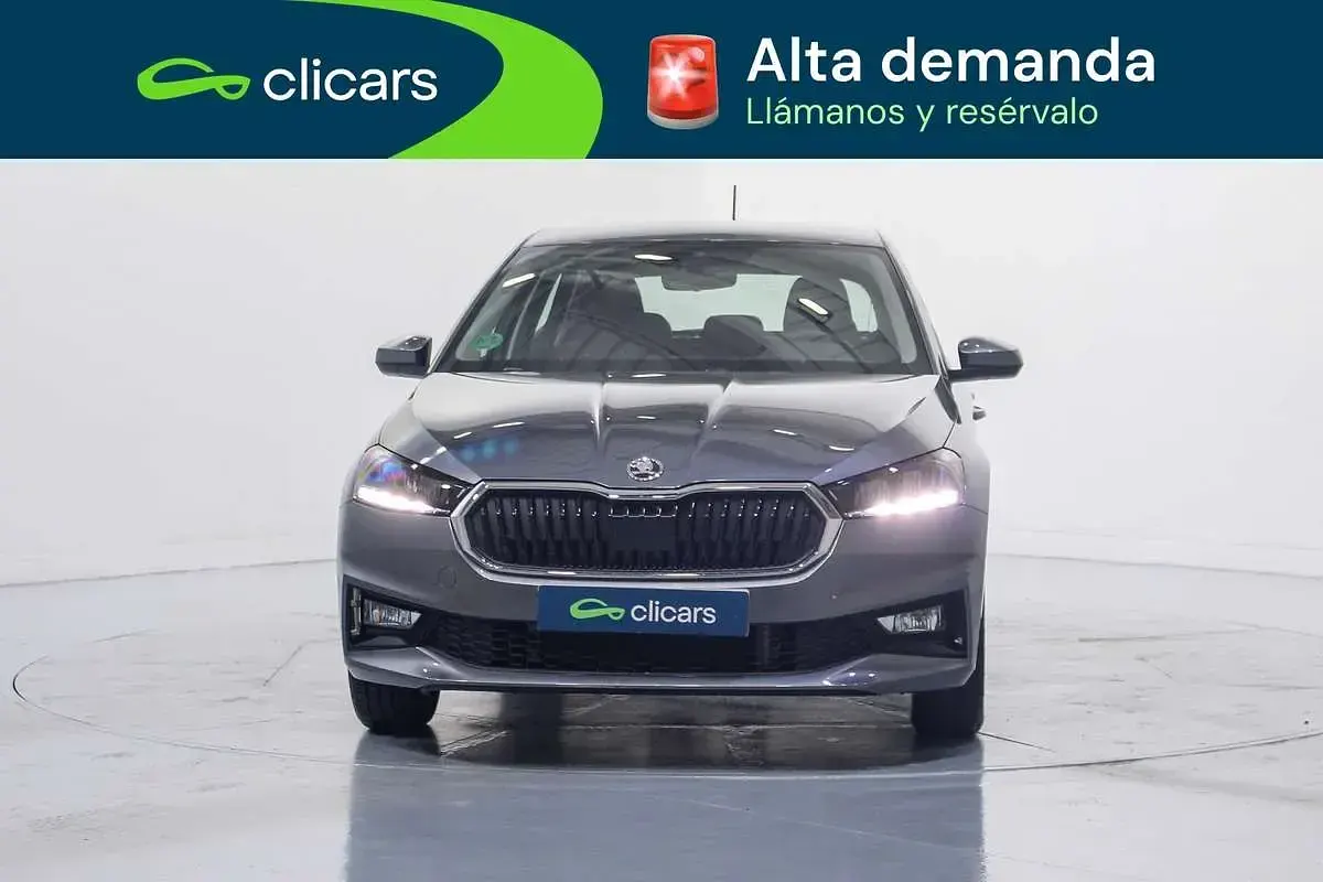 Nuevo Skoda Fabia 95 CV (69 kW) 2025 Gris Utilitario