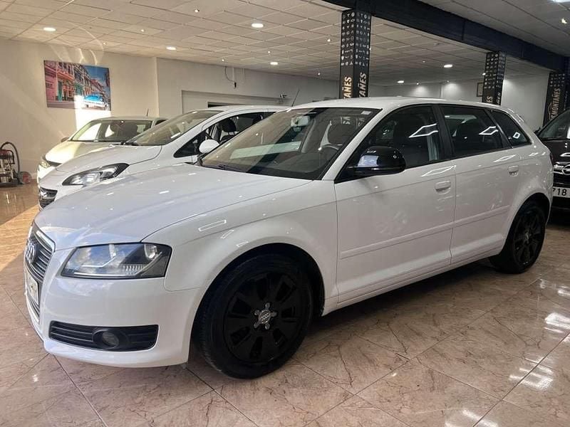 Blanco Usado 2009 Audi A3 Sportback Ambition Utilitario | 7500 € (Precio justo) - Imagen 1/4