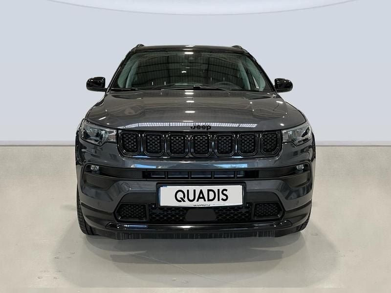 Usado Jeep Compass Night Eagle 131 CV (96 kW) 2022 Gris SUV