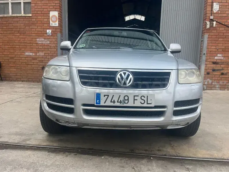Usado VW Touareg 220 CV (161 kW) 2003 Gris / plata SUV