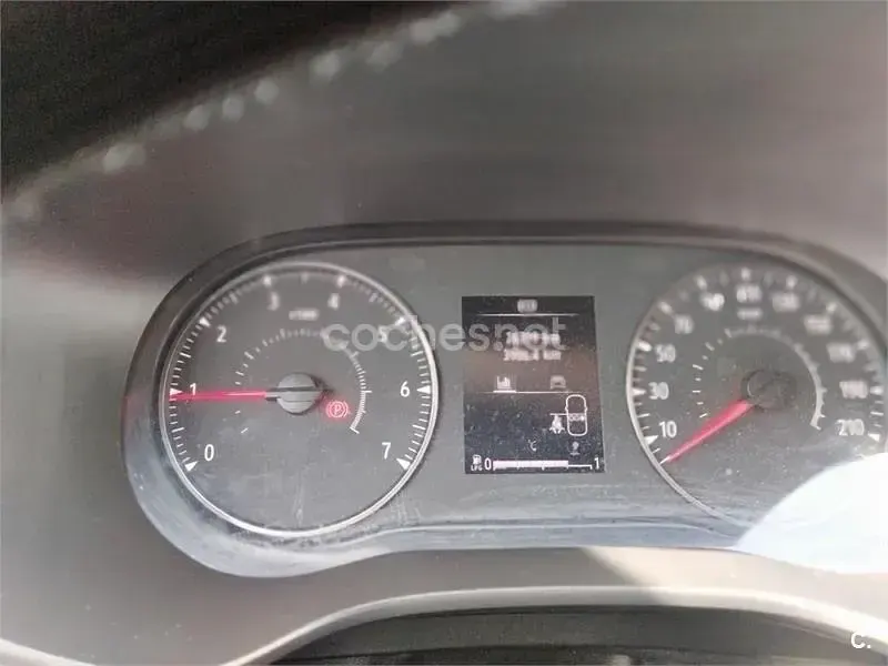 Usado Dacia Jogger Extreme 110 CV (80 kW) 2022 Rojo Monovolumen