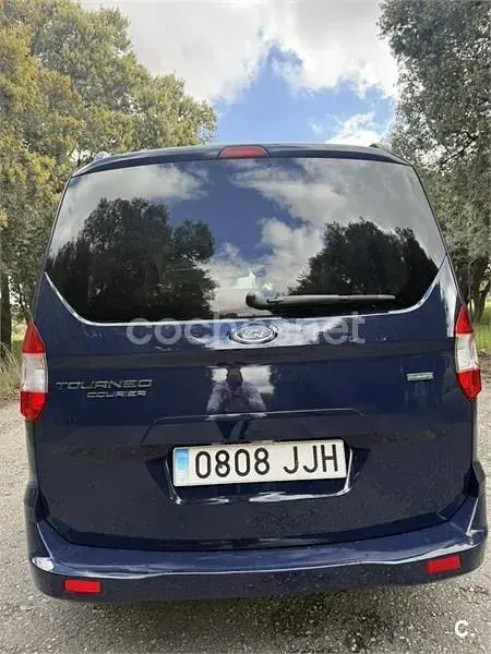 Usado Ford Tourneo Courier Titanium 100 CV (73 kW) 2015 Azul Monovolumen
