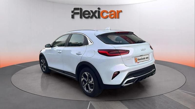 Usado Kia XCeed 121 CV (88 kW) 2023 Blanco SUV