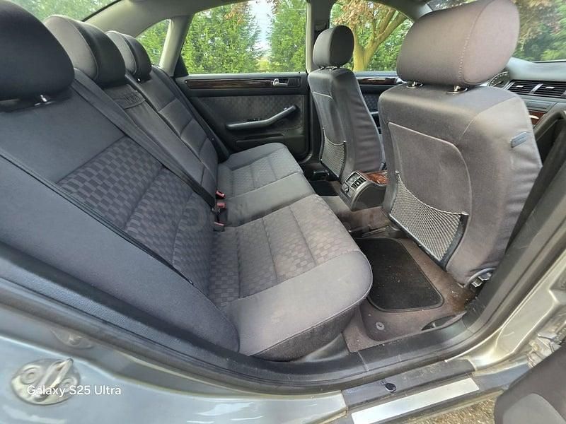 Usado Audi A6 Ambiente 170 CV (125 kW) 2001 Beige Berlina