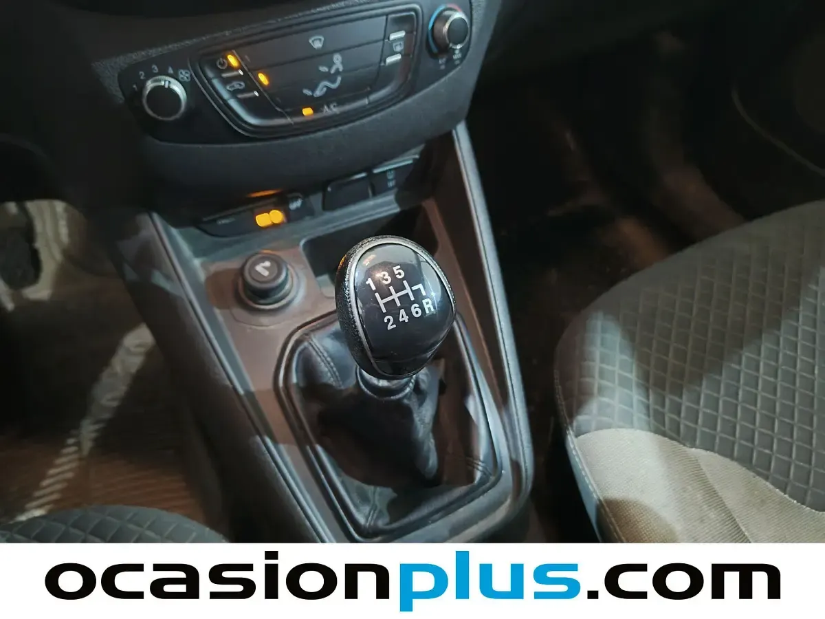 Usado Ford Transit Courier Trend 102 CV (75 kW) 2019 Azul Van