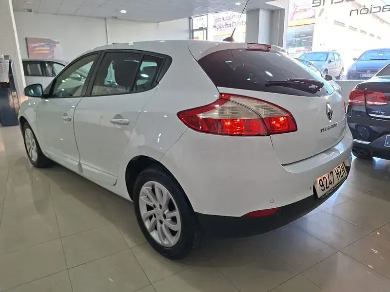 Usado Renault Mégane III Bose Edition 110 CV (80 kW) 2014 Blanco Berlina