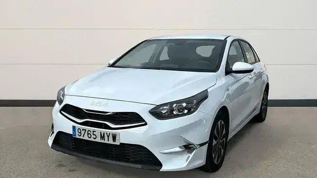Usado Kia Ceed 100 CV (73 kW) 2025 Blanco Utilitario