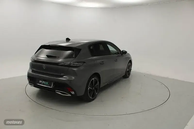 Usado Peugeot e-308 GT 114 kW (156 CV) 2024 Gris Utilitario