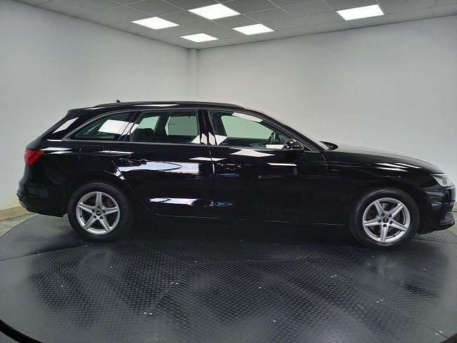 Usado Audi A4 151 CV (111 kW) 2021 Negro Familiar