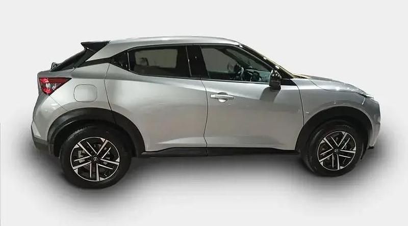 Usado Nissan Juke N-Connecta 114 CV (83 kW) 2025 Diamond silver (metalizado) SUV