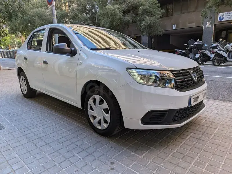 Usado Dacia Logan Ambiance 73 CV (53 kW) 2017 Blanco Berlina