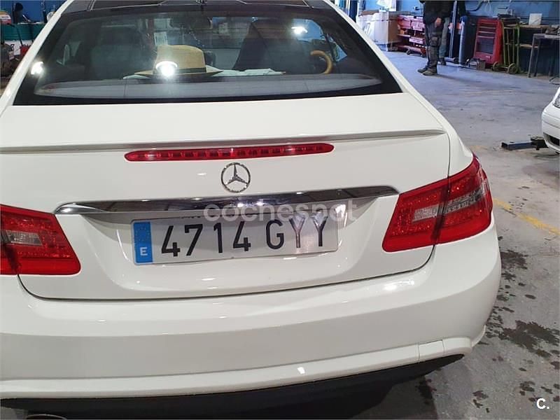 Usado Mercedes E220 170 CV (125 kW) 2010 Blanco Coupe