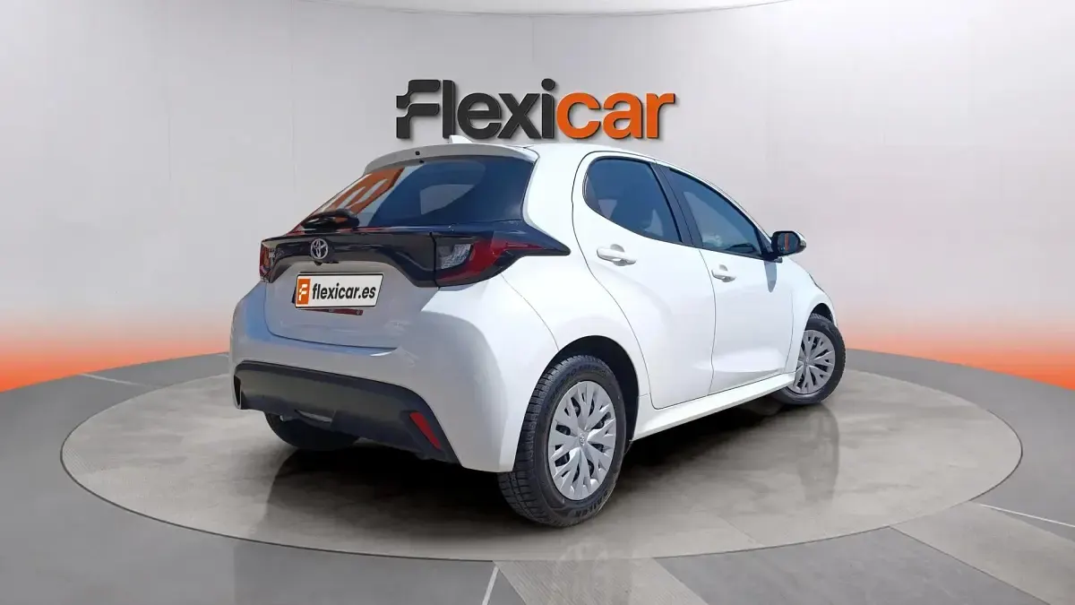 Usado Toyota Yaris Edition 125 CV (91 kW) 2023 Blanco Utilitario