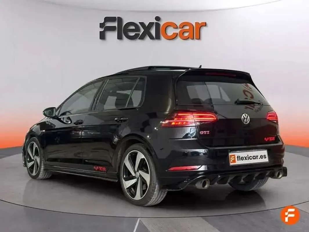Usado VW Golf VII GTI 290 CV (213 kW) 2019 Negro Utilitario