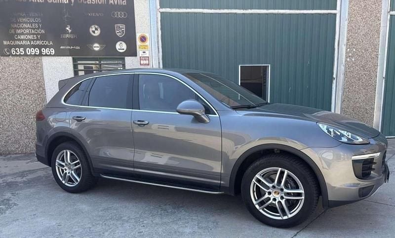 Usado Porsche Cayenne Platinum Edition 262 CV (192 kW) 2017 Gris / plata SUV