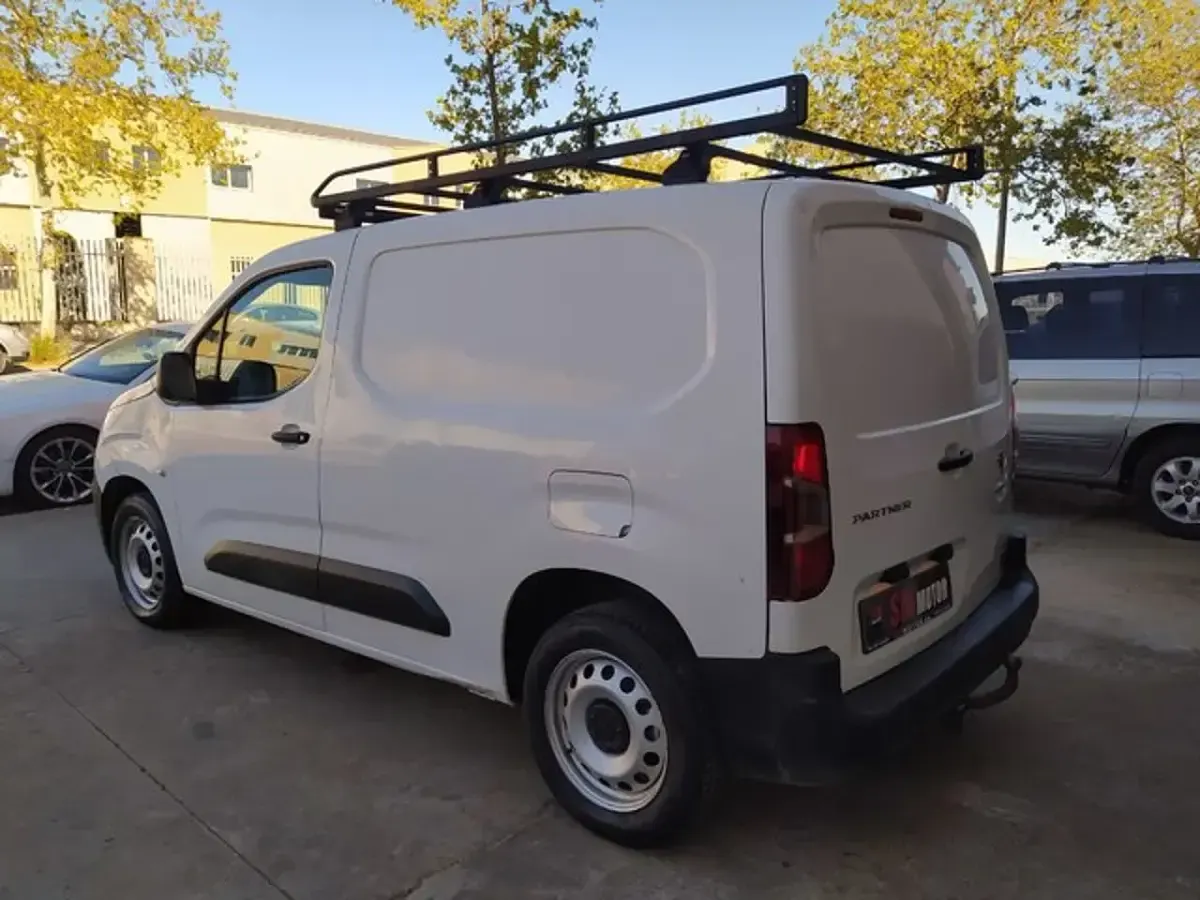 Usado Peugeot Partner Premium 73 CV (53 kW) 2019 Blanco Monovolumen