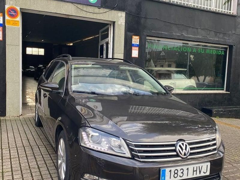 Usado VW Passat 105 CV (77 kW) 2014 Marrón Familiar