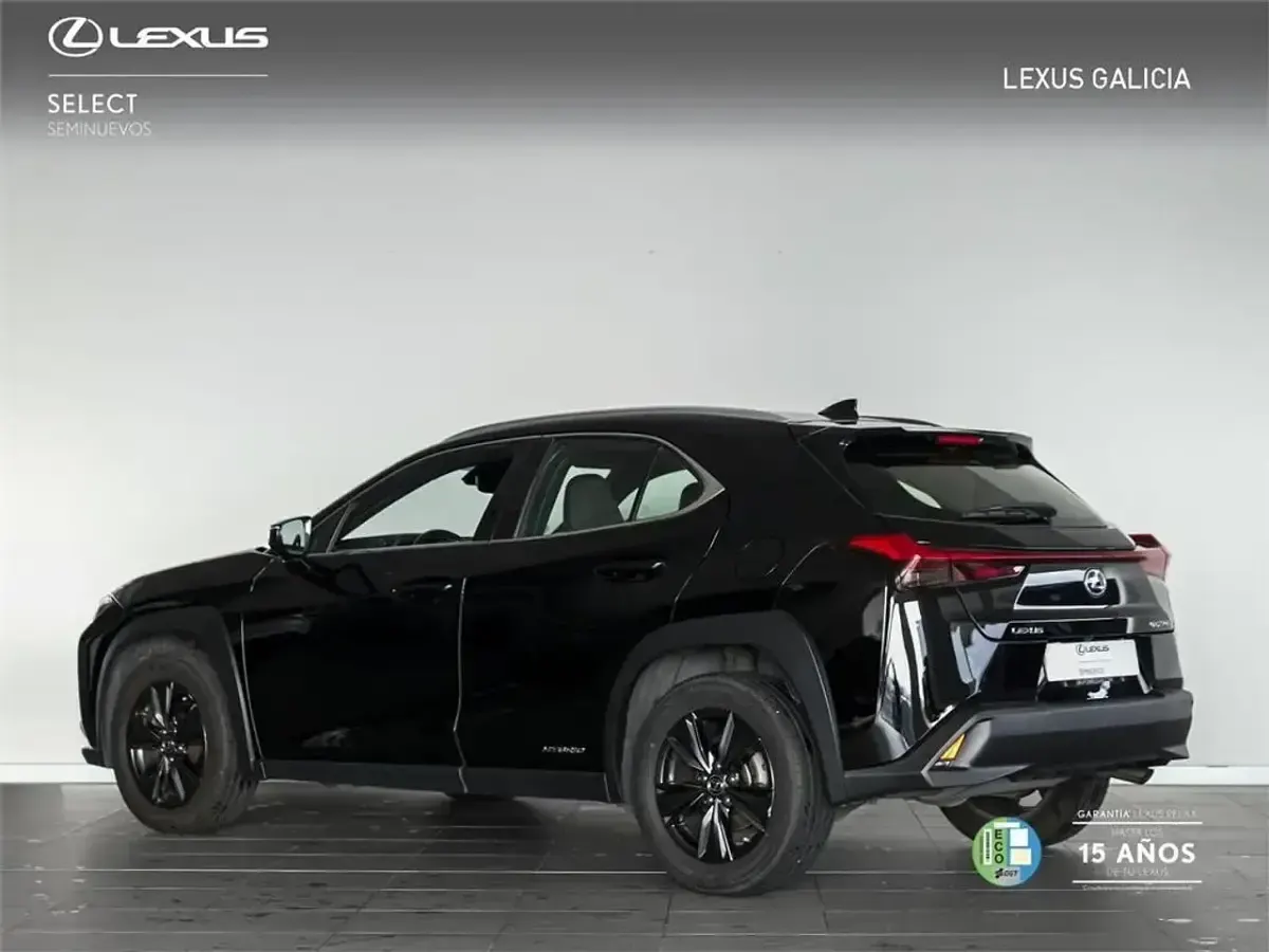 Usado Lexus UX Business Edition 184 CV (135 kW) 2022 Negro SUV