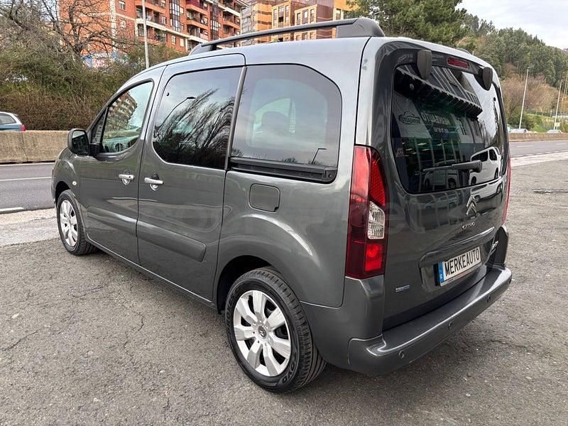 Usado Citroën Berlingo Feel 120 CV (88 kW) 2016 Gris / plata Monovolumen