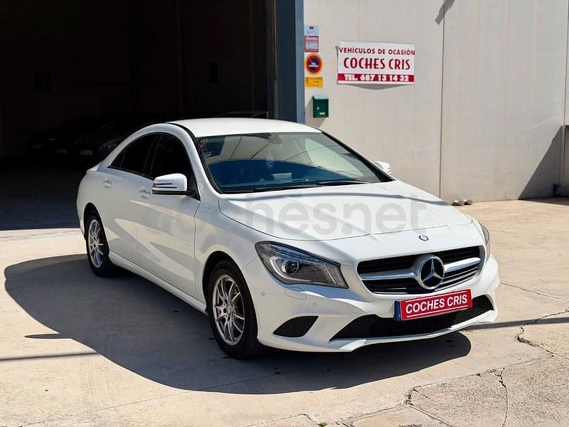 Usado Mercedes CLA180 122 CV (89 kW) 2014 Blanco Berlina