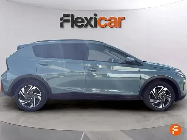 Usado Hyundai Bayon 100 CV (73 kW) 2022 Verde SUV
